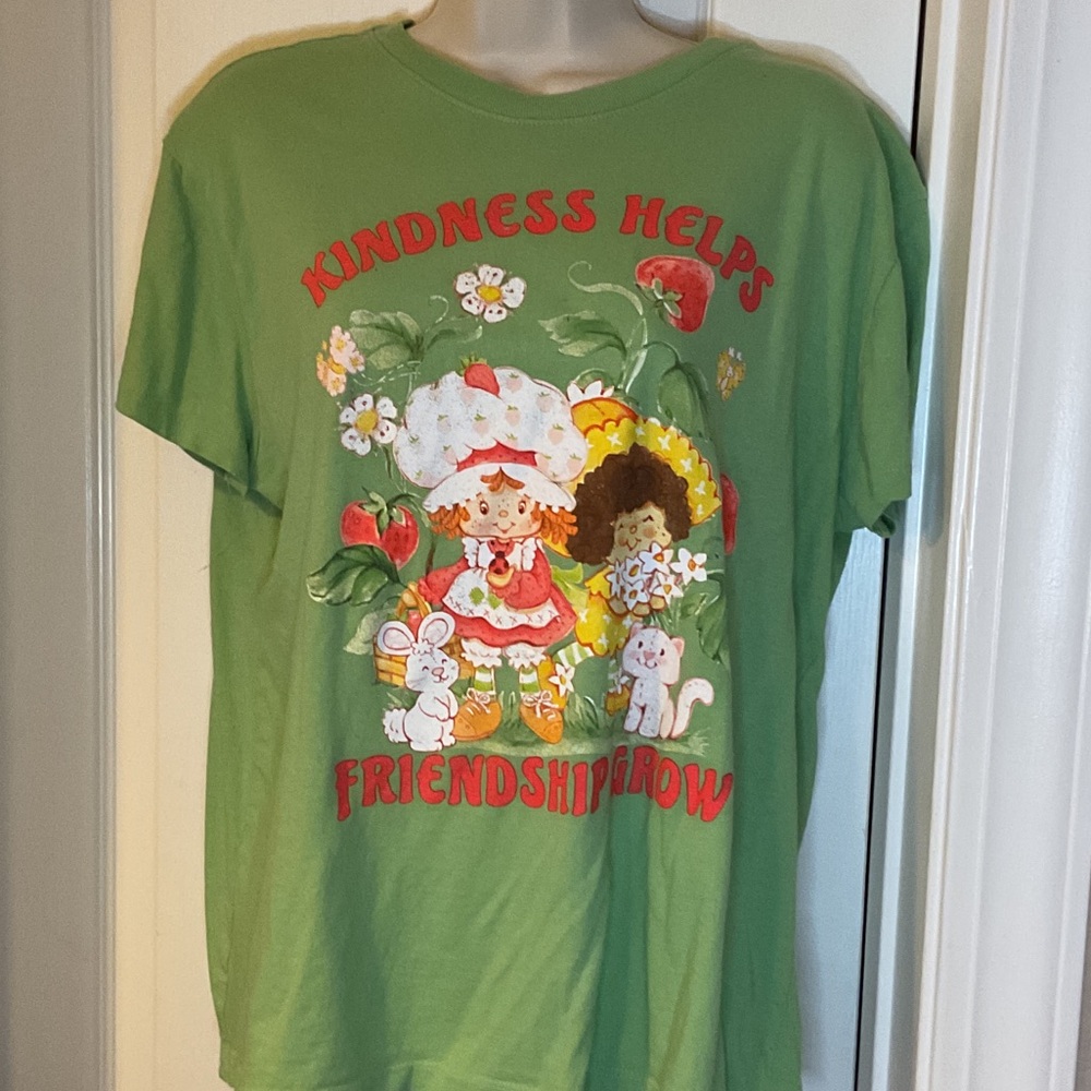 Charming Green Kids Tee with Graphic Print